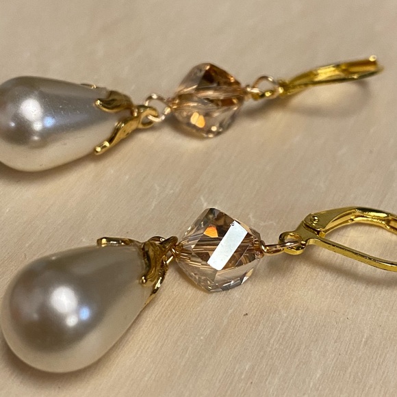 COPY - Vintage pearl Swarovski crystal earrings - Picture 3 of 4